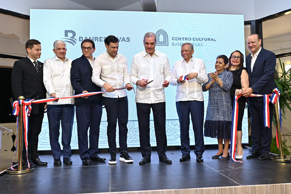 Banreservas inaugura Centro Cultural en el antiguo Hotel Mercedes de Santiago